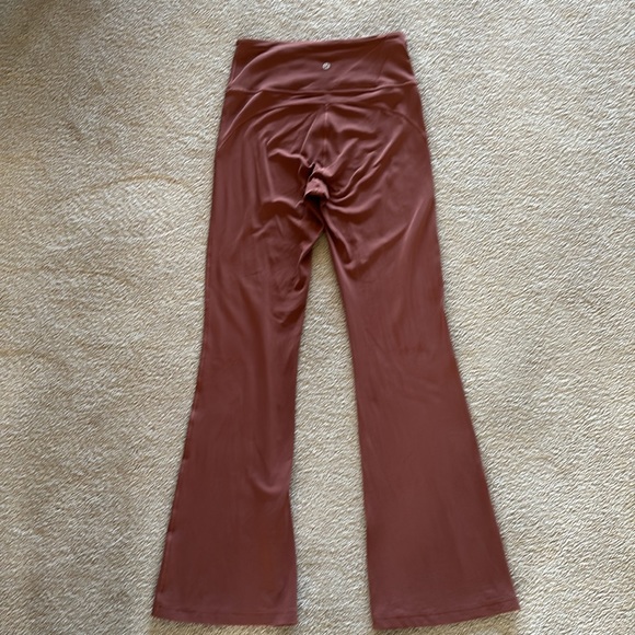 Lululemon High Rise Flare Leggings. Size 8. - Picture 4 of 6